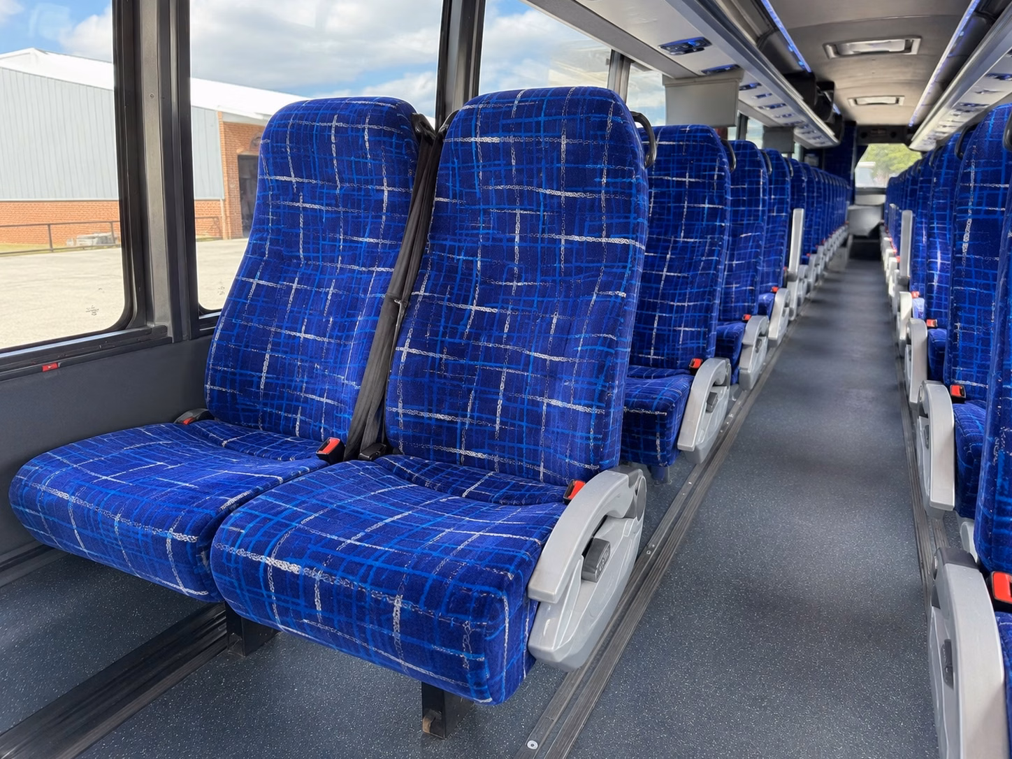 charter buses and party buses for uconn huskies games in hartford