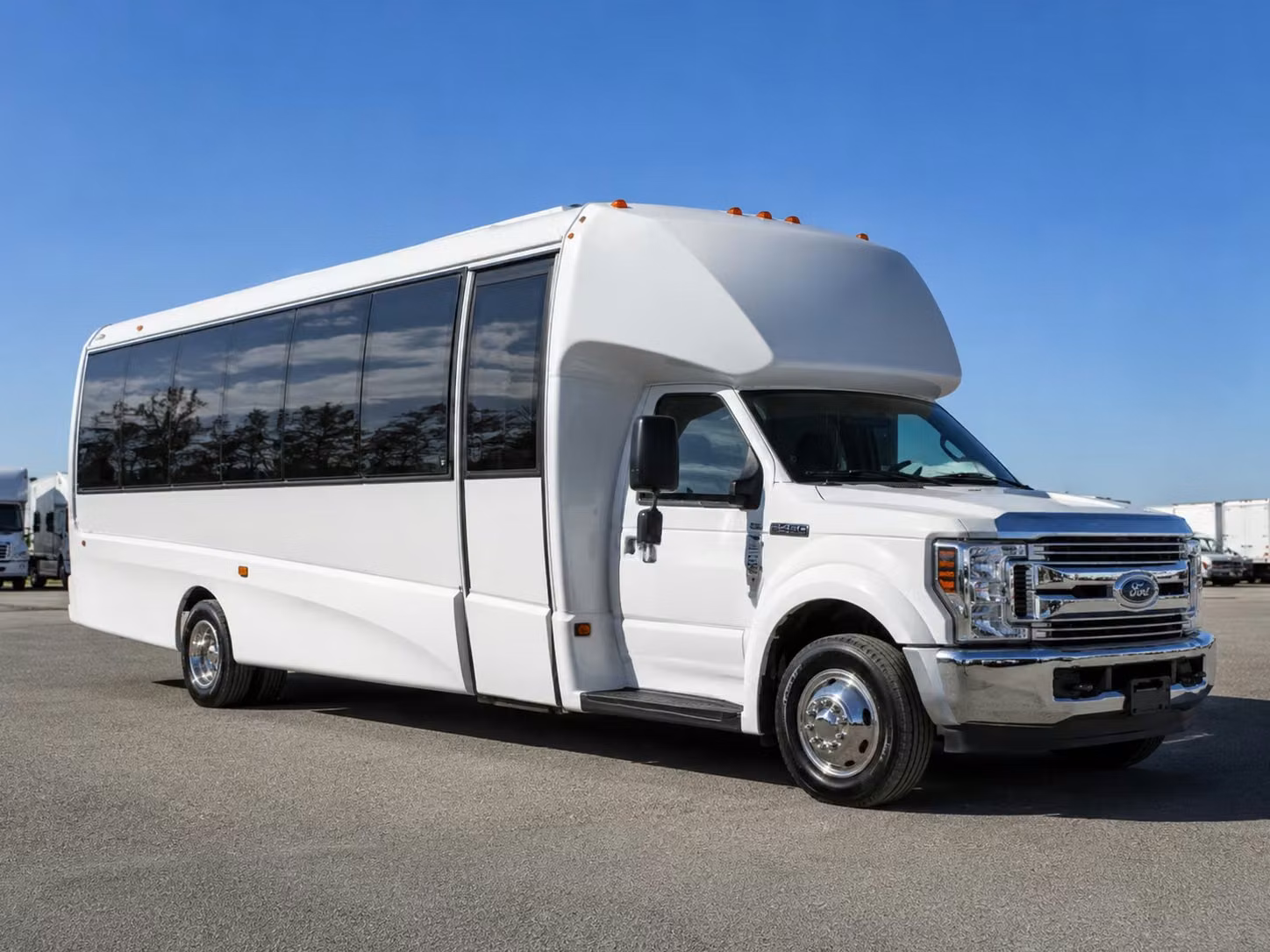 hartford 18 passenger minibus rental