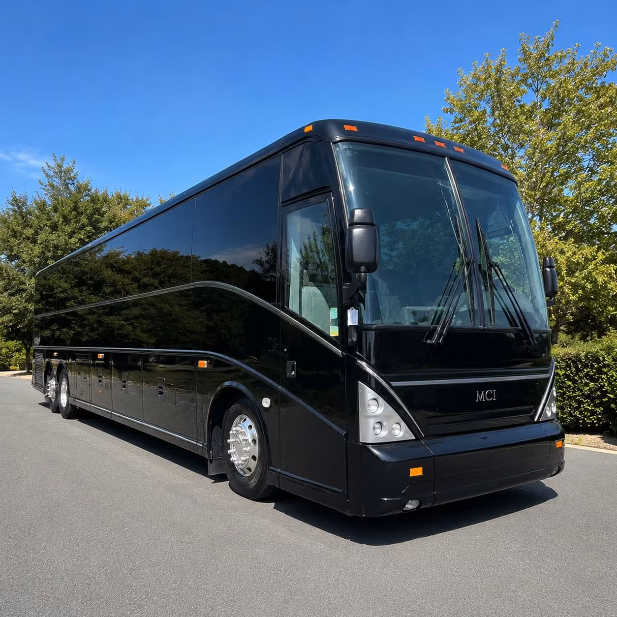 hartford employee shuttle bus service for daily commuters