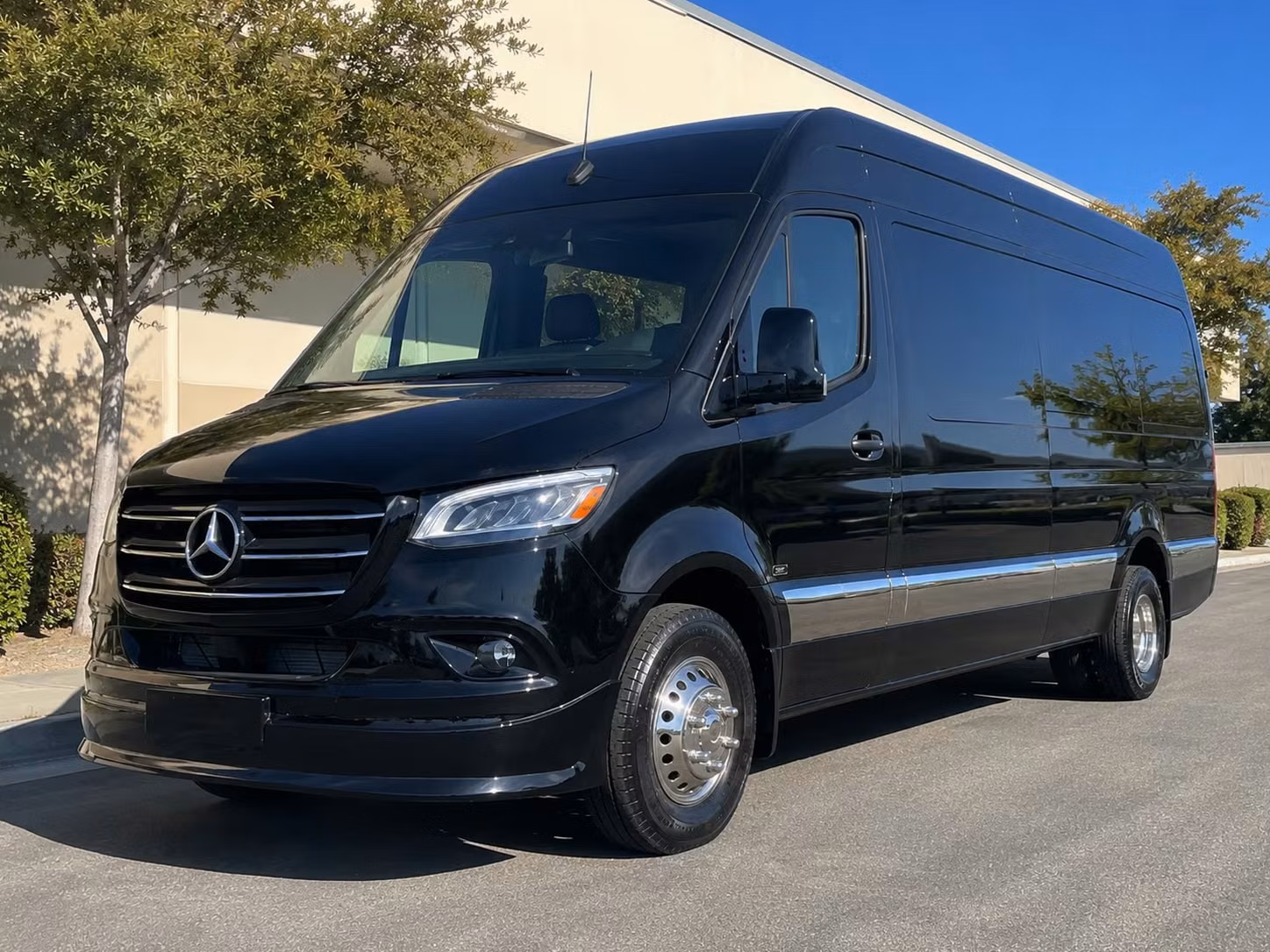 sports team sporting event bus rentals in hartford